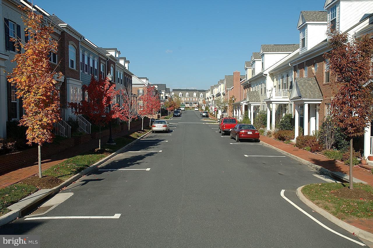 BELMONT CENTER - Residential Lease