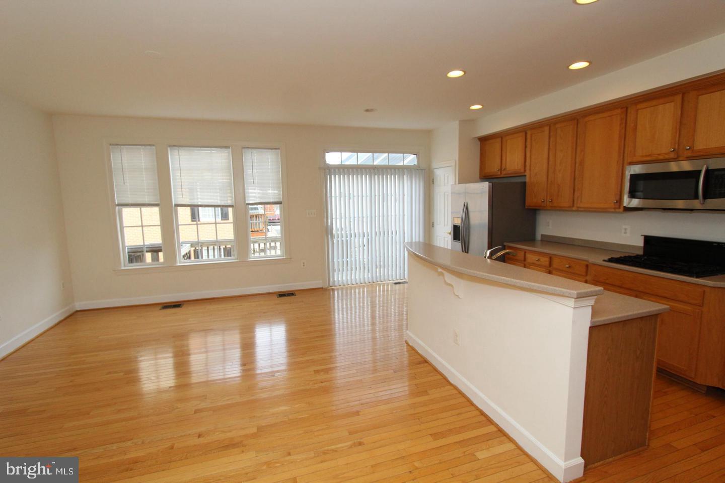 BELMONT CENTER - Residential Lease