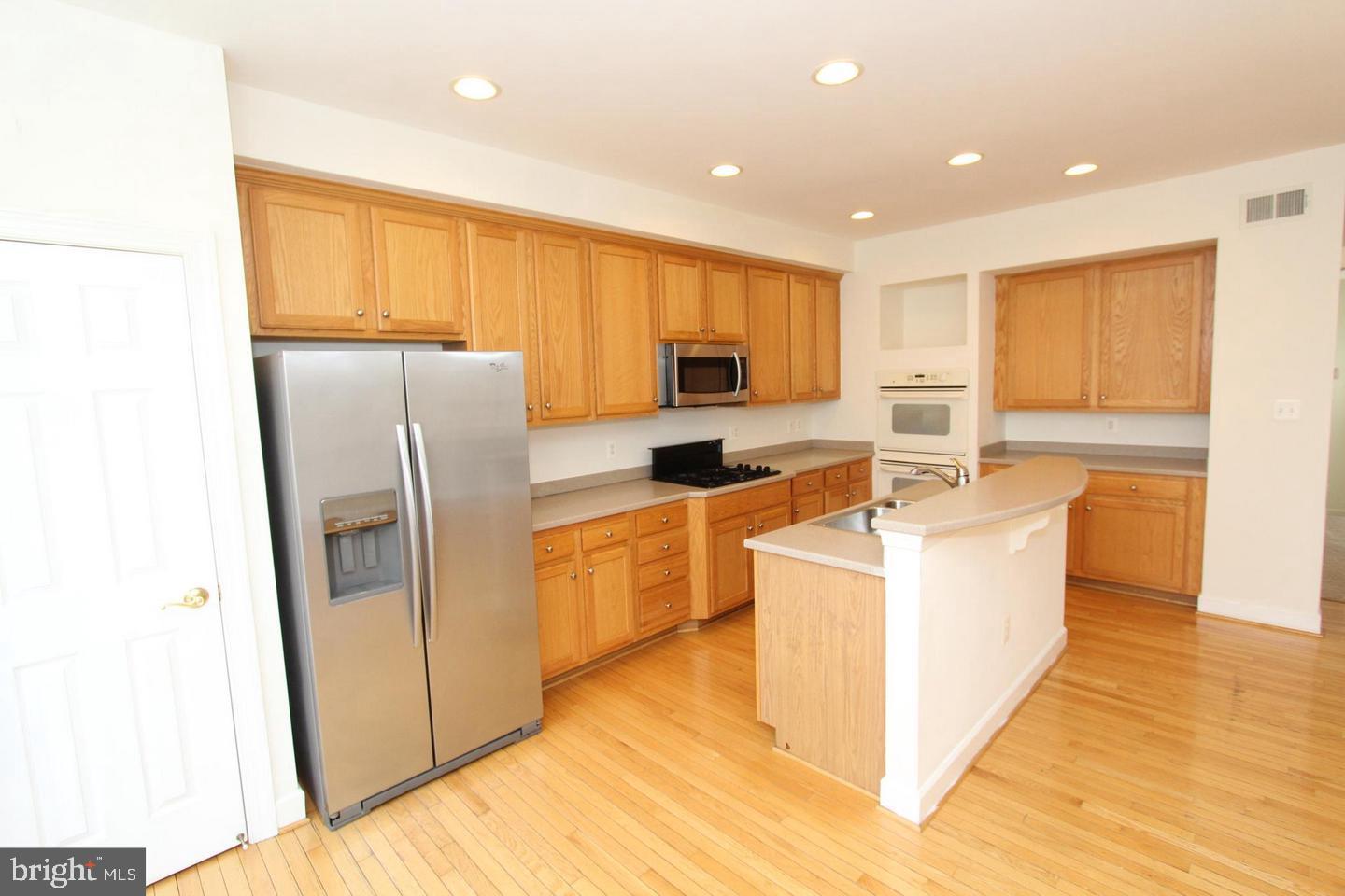 BELMONT CENTER - Residential Lease