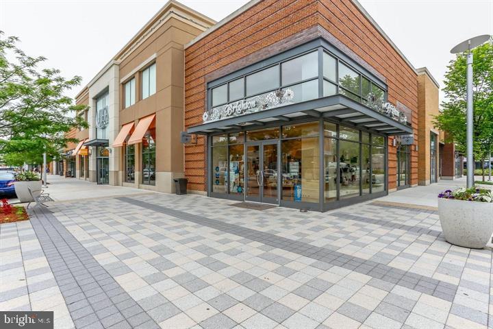 POTOMAC CLUB - Residential