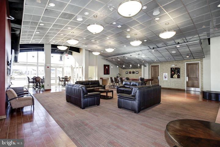 POTOMAC CLUB - Residential