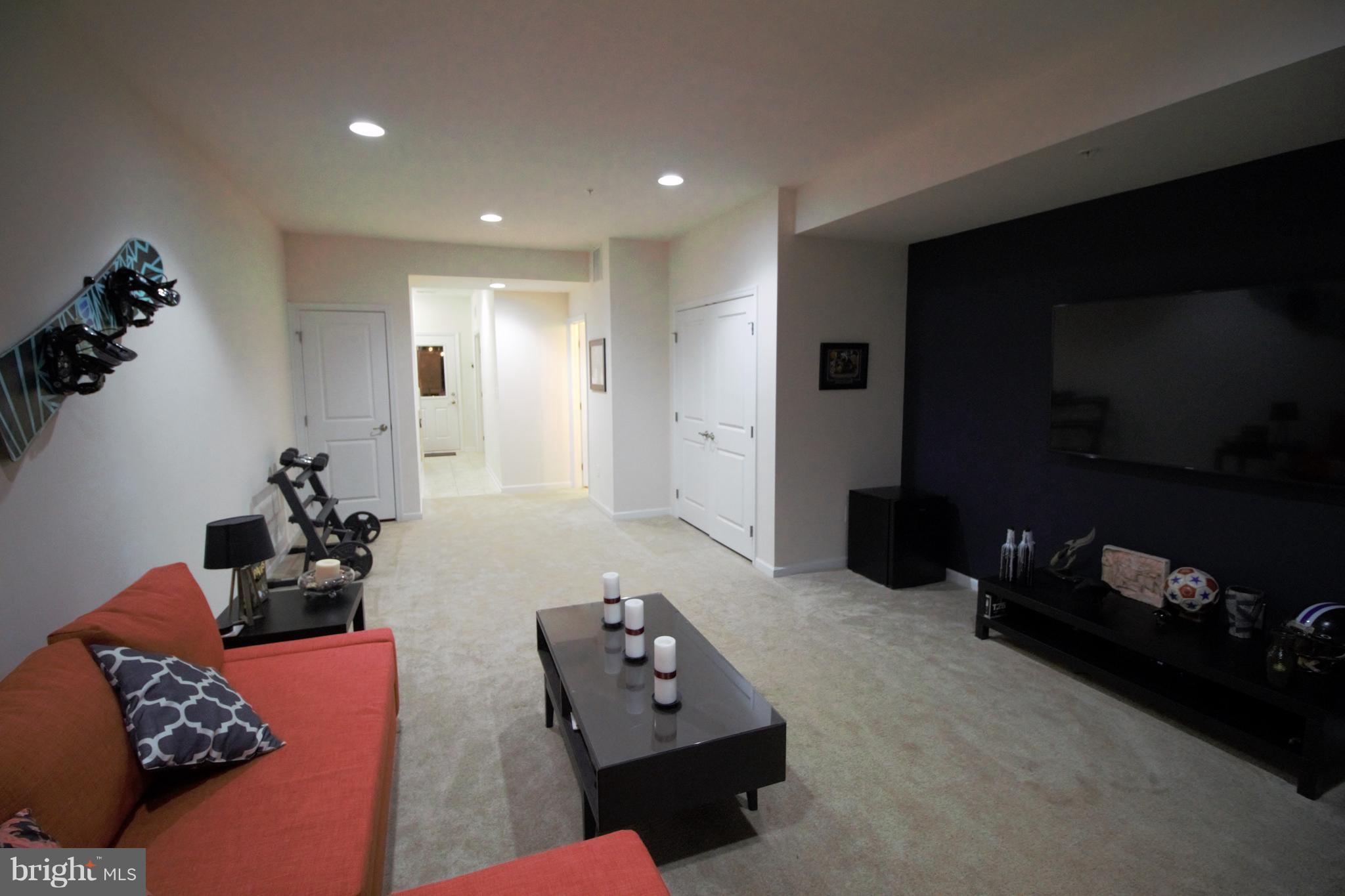 CREEKSIDE VILLAGE AT TANYARD SPRINGS - Residential