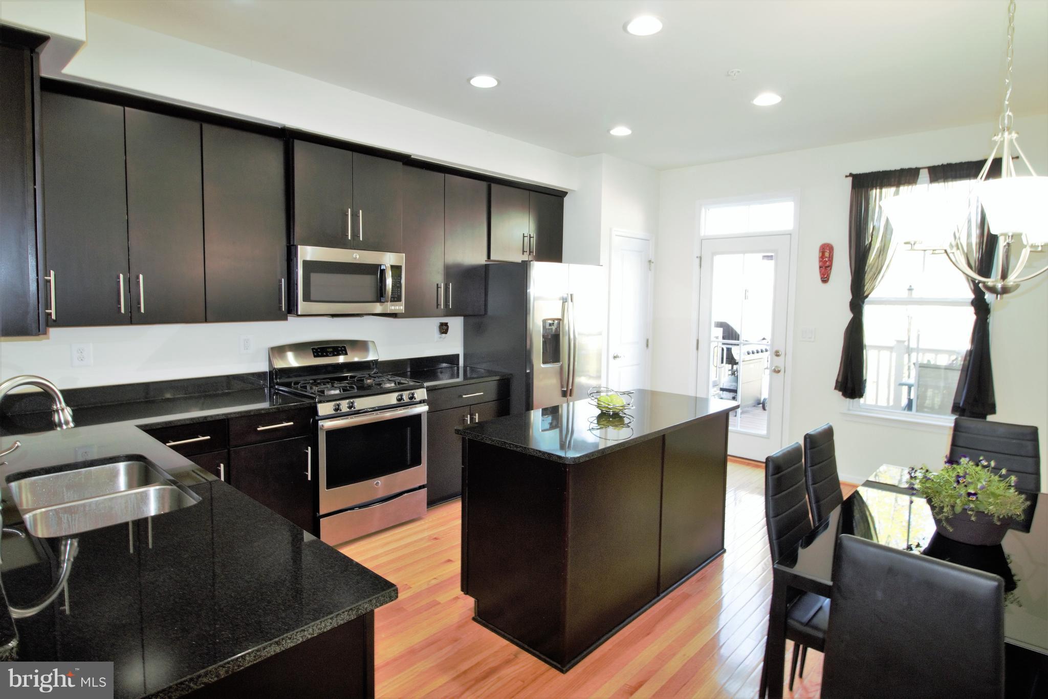 CREEKSIDE VILLAGE AT TANYARD SPRINGS - Residential