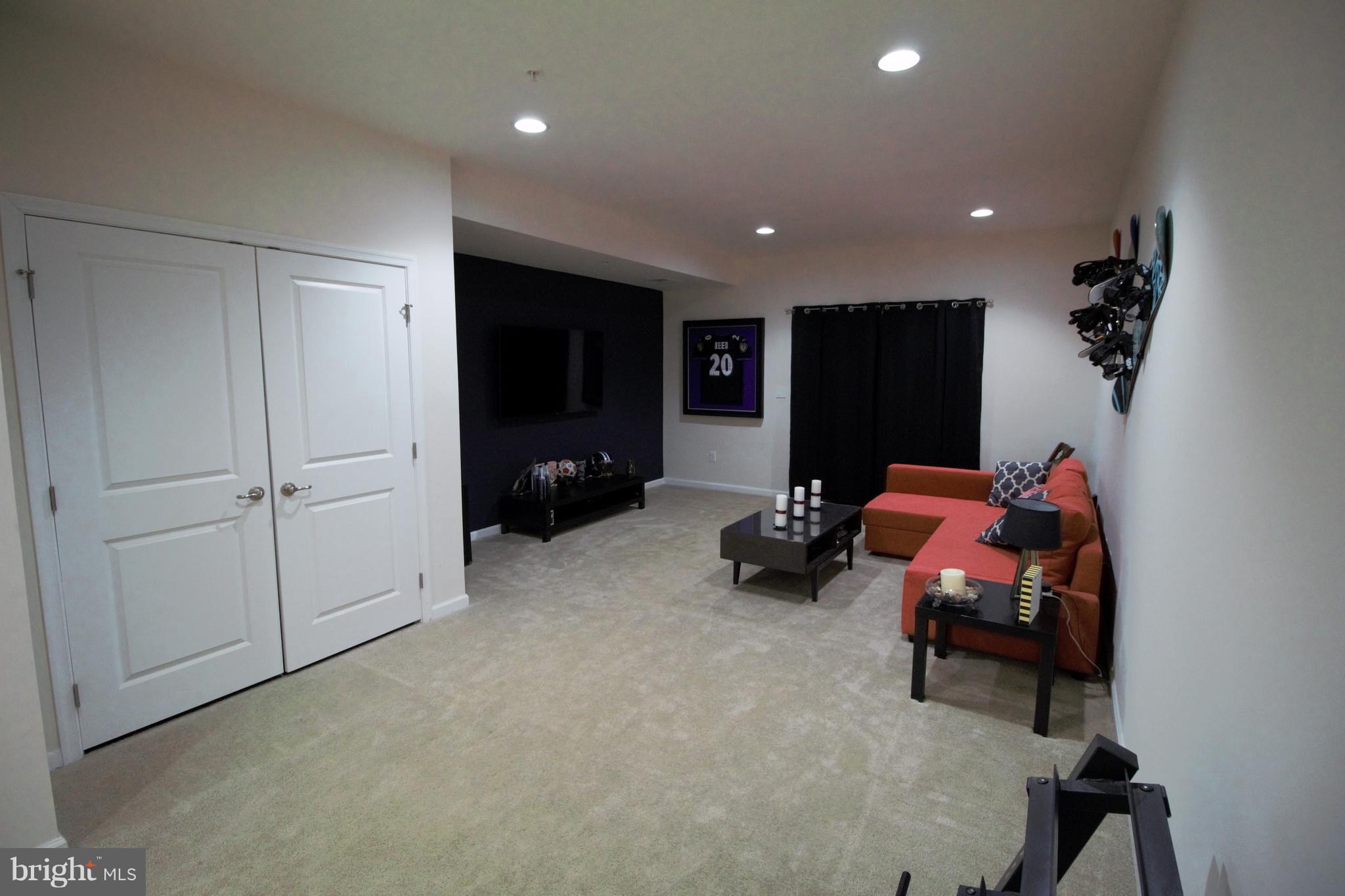 CREEKSIDE VILLAGE AT TANYARD SPRINGS - Residential