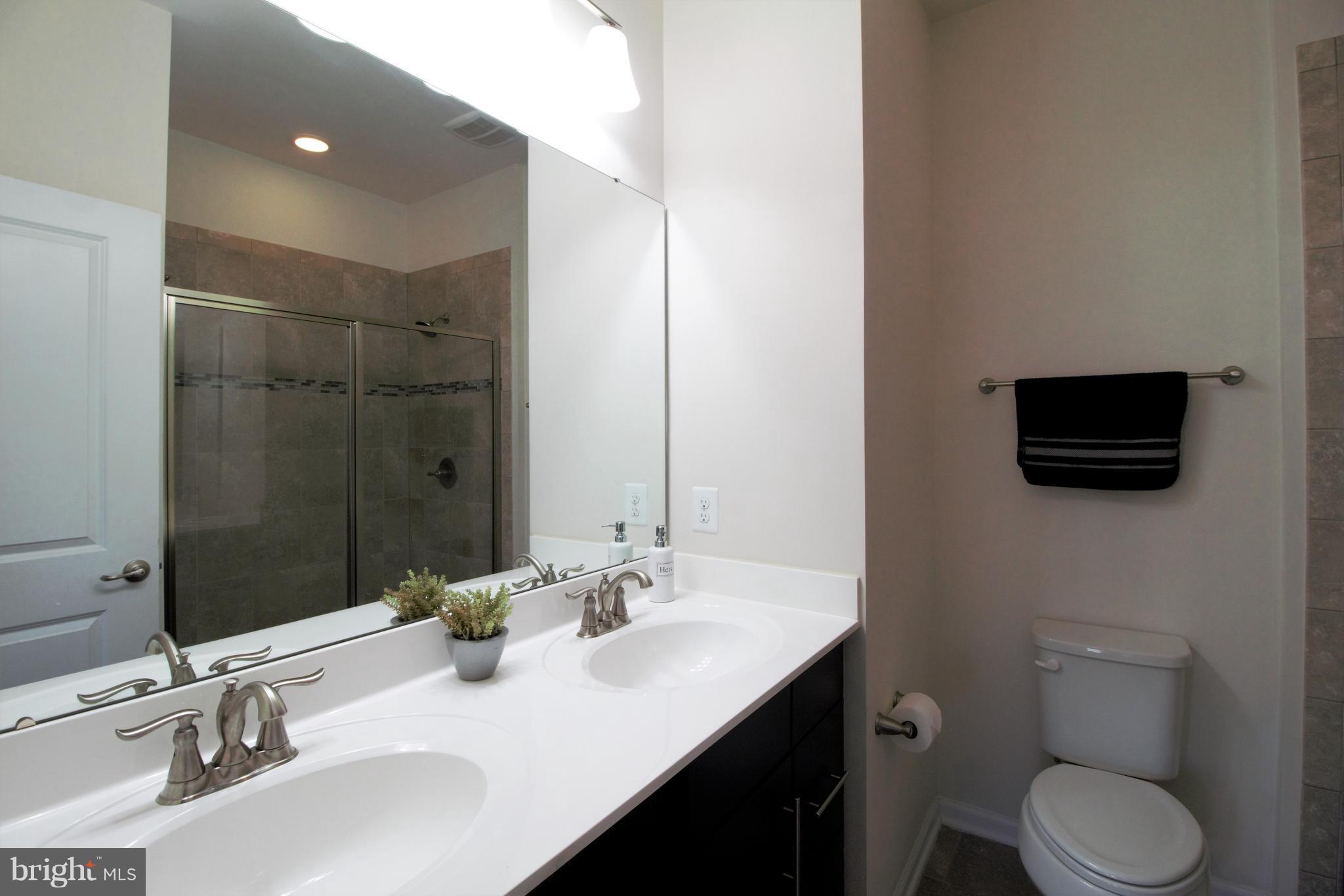 CREEKSIDE VILLAGE AT TANYARD SPRINGS - Residential