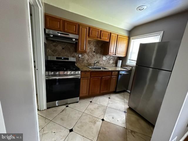 GLENMONT HILLS - Residential Lease