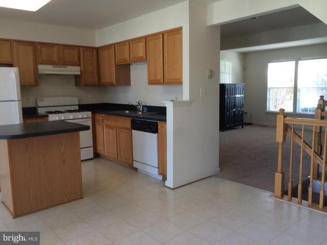 SOMERSET - Residential Lease