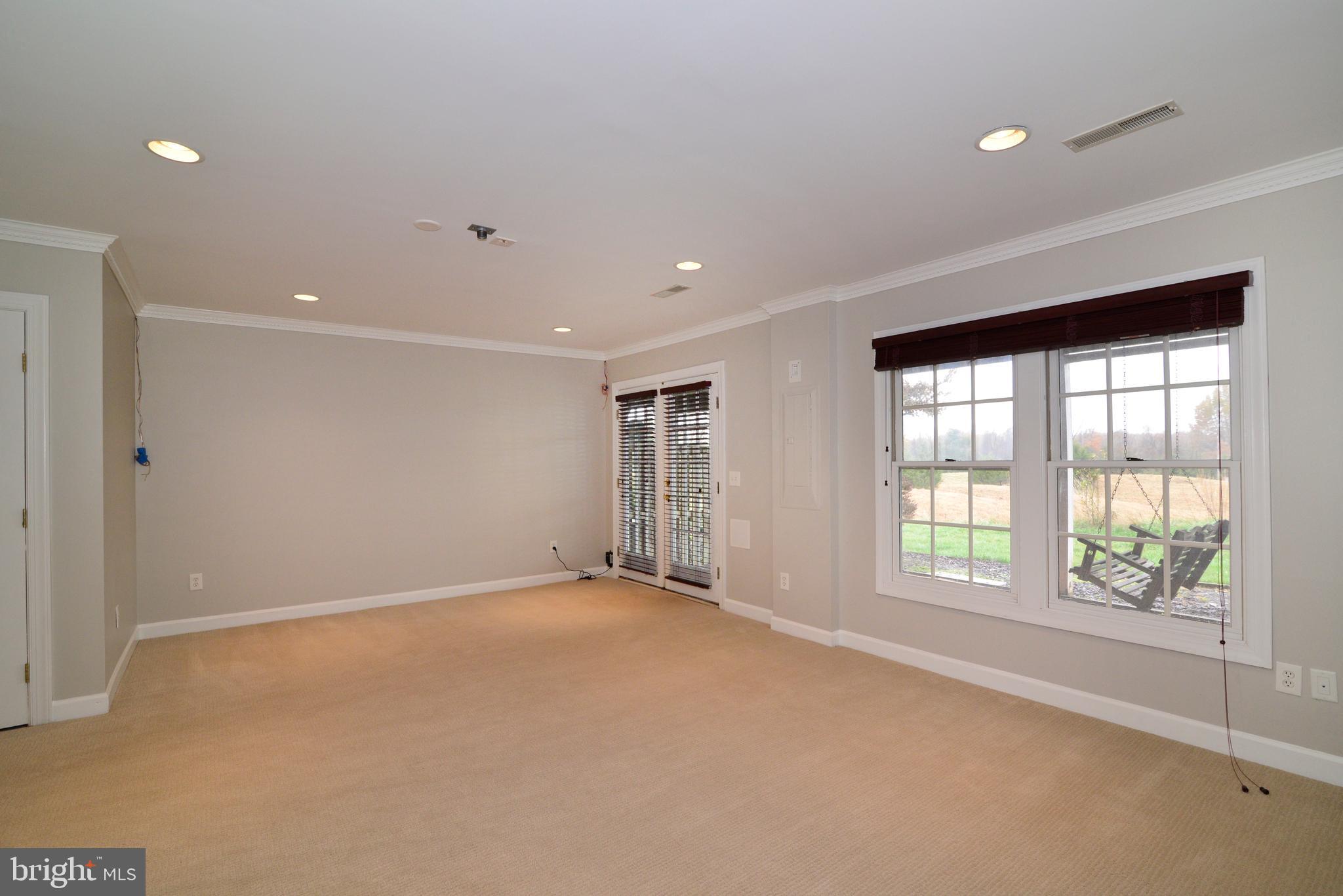 SOUTH RIDING - Residential Lease