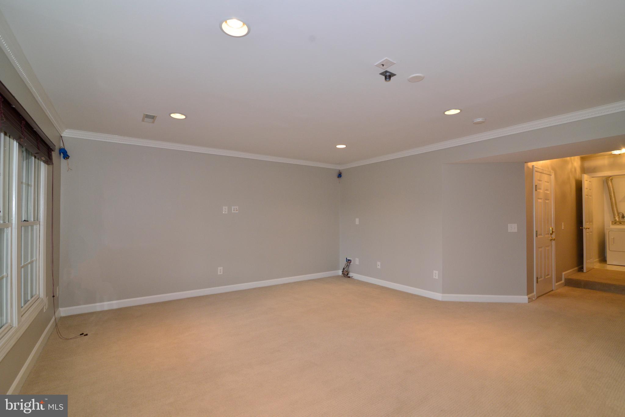 SOUTH RIDING - Residential Lease