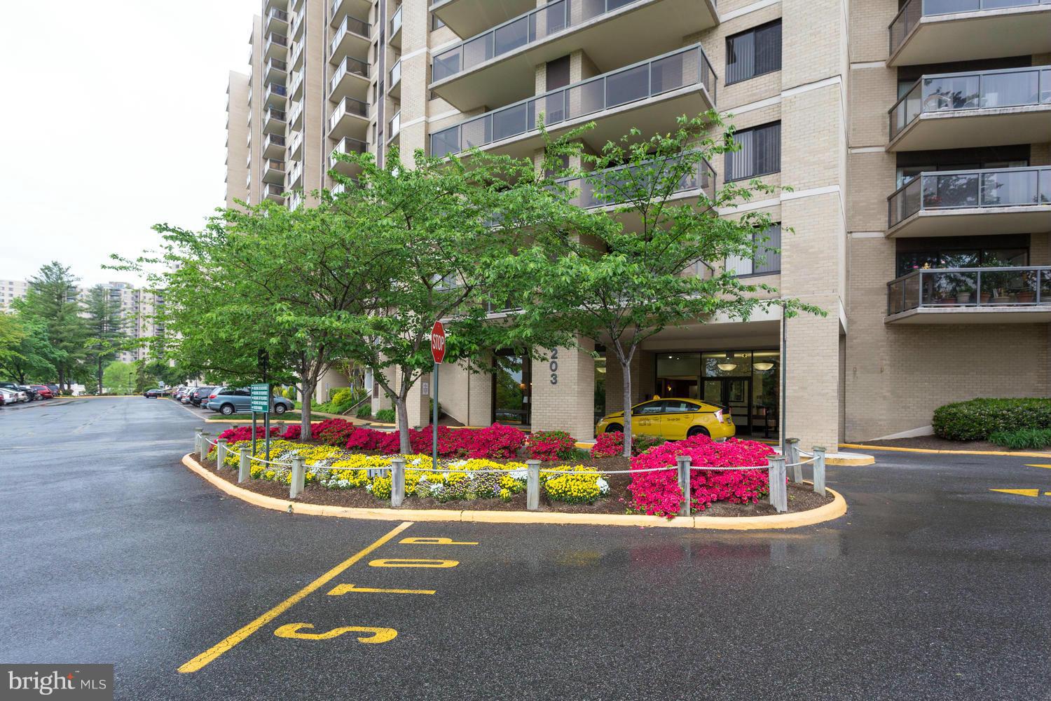 WATERGATE AT LANDMARK - Residential