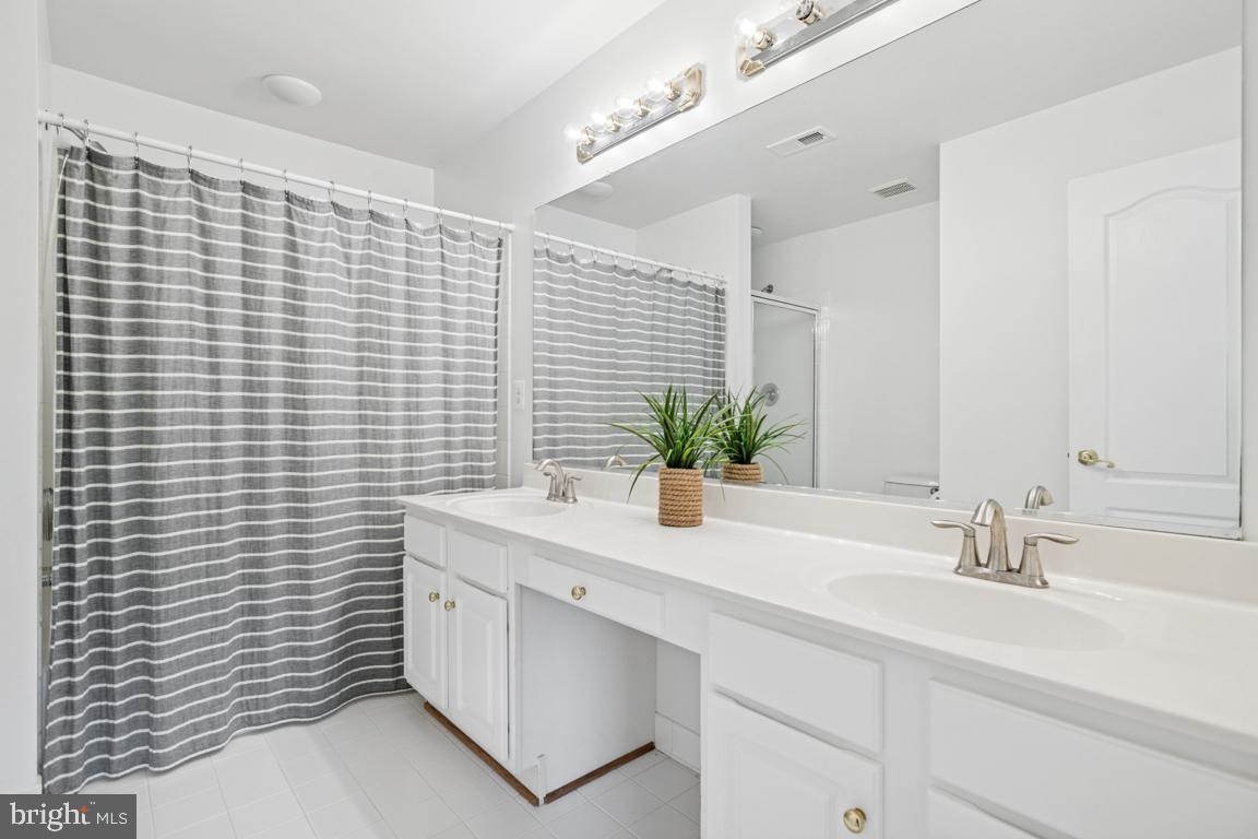 BROADLANDS - Residential