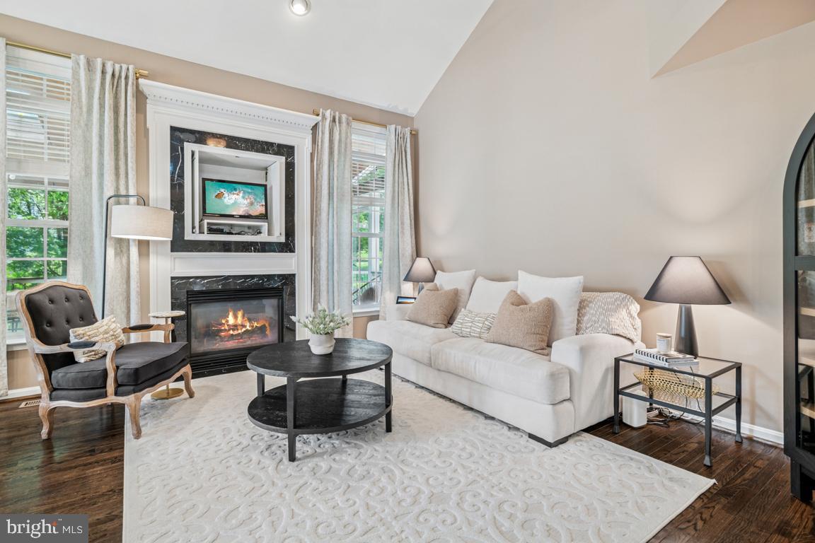 BROADLANDS - Residential