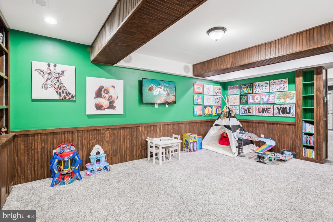 BROADLANDS - Residential