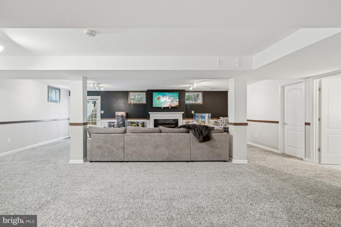 BROADLANDS - Residential