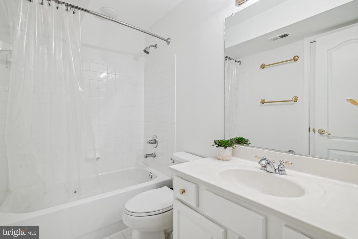 BROADLANDS - Residential