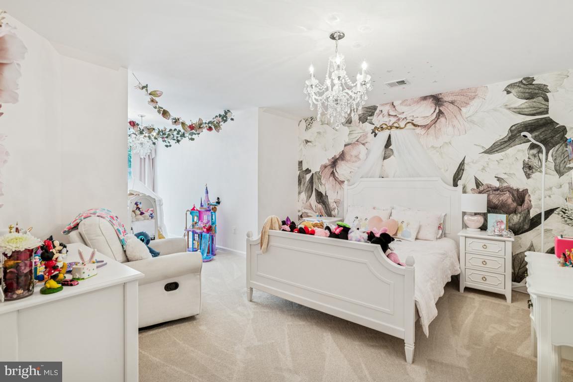 BROADLANDS - Residential