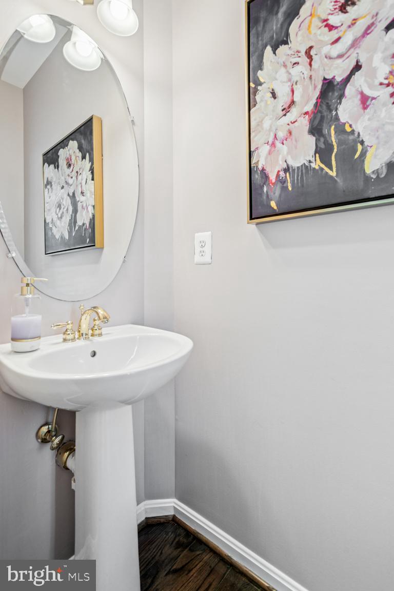 BROADLANDS - Residential