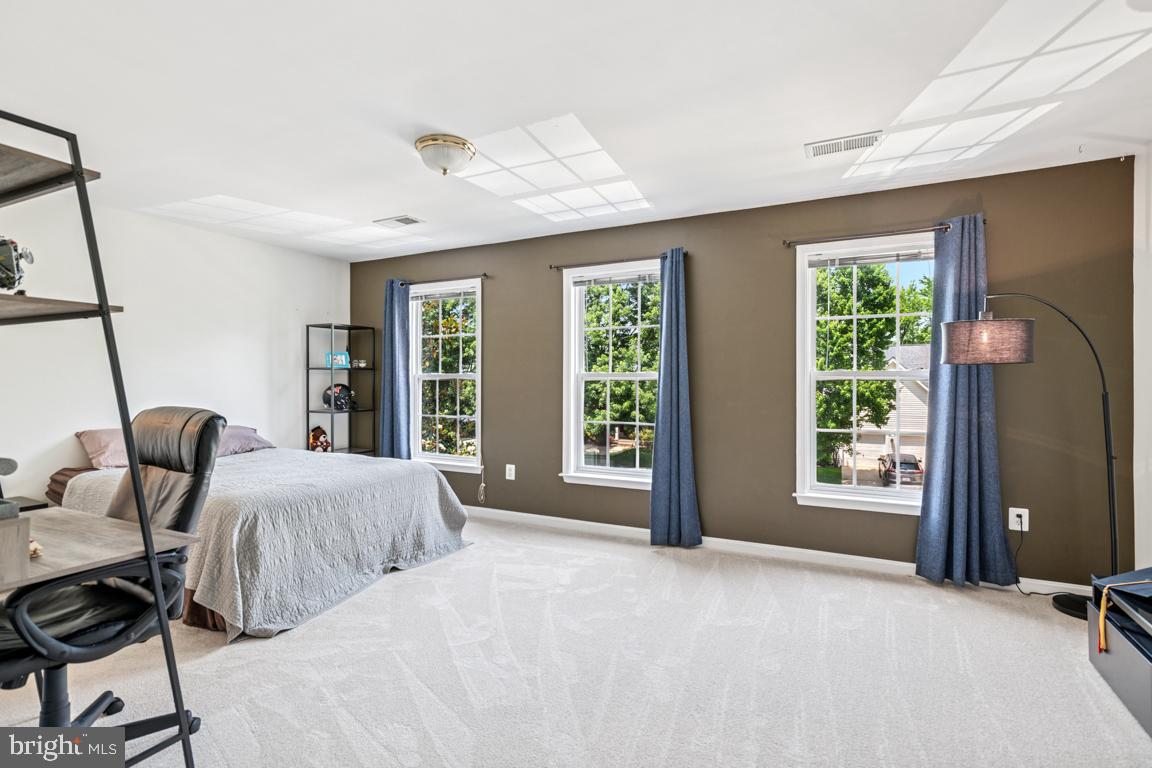 BROADLANDS - Residential