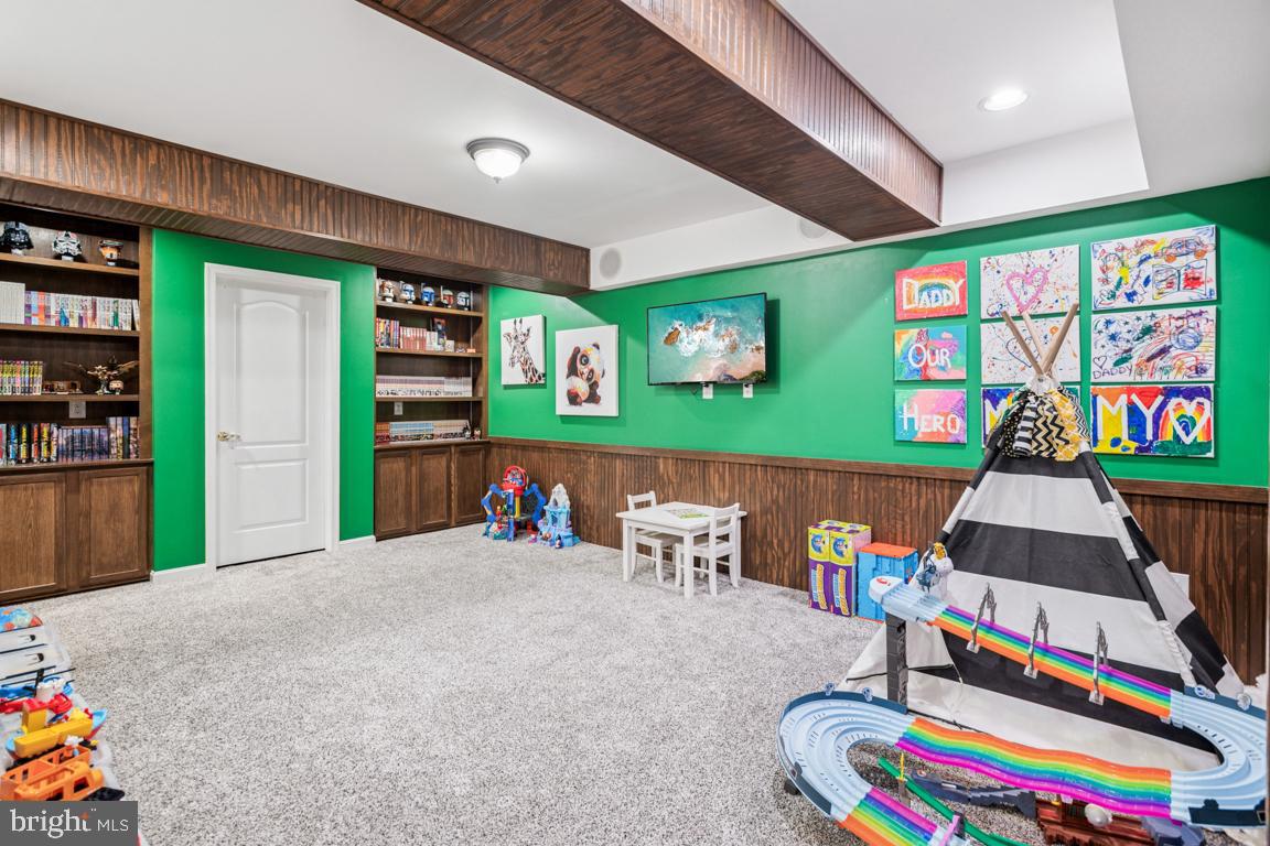 BROADLANDS - Residential