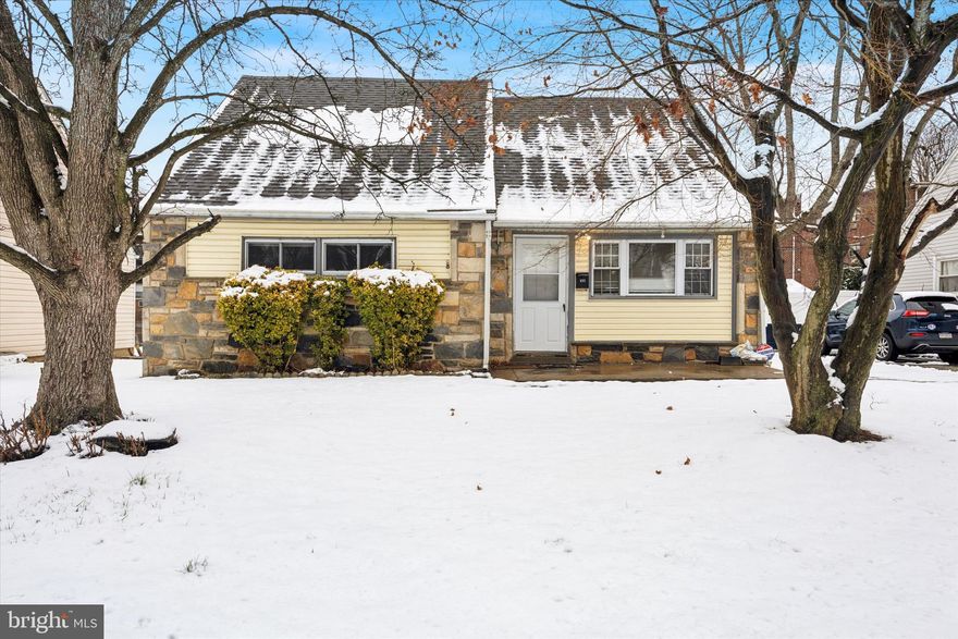 Home Sweet Home! 
Come see this updated 4 Bedroom 2 Full Bathroom Rental. Enter into your Living Room
featuring Beautiful Hardwood Flooring under the carpeting. The Dining Room sits right off the Living Room and Open Kitchen. Your Kitchen is stunning and features updated Everything. Enjoy newer Cabinets, newer Countertops, Tile Flooring, Tile Backsplash, a Stainless Steel Stove, Dishwasher,  and a Stainless Steel Commercial Exhaust Fan! Right off the Kitchen is your Laundry Room and door leading to the backyard. This home has 2 Bedrooms on the 1st Floor and 2 Bedrooms on the 2nd Floor.  Both Beautiful Bathrooms have been updated too! This home also comes with a Fenced-In Backyard, Don't miss your chance to rent this Great Home today!