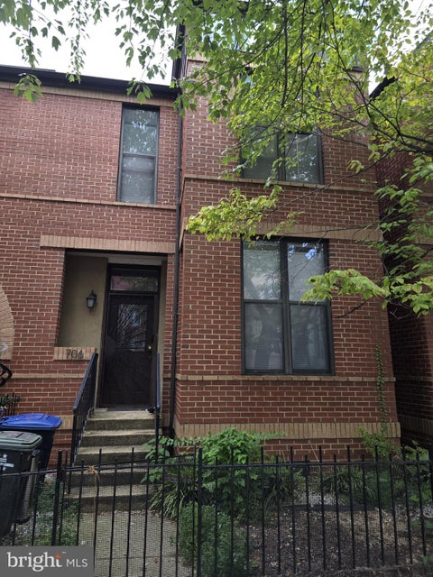 Townhouse For Rent - 706 10th Street<br/> WASHINGTON, DC 20002