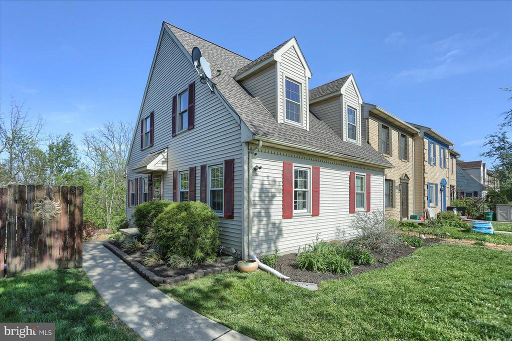 Photo of 2638 NORTHFIELD DR, EAST PETERSBURG, PA 17520 (MLS # PALA2033934)