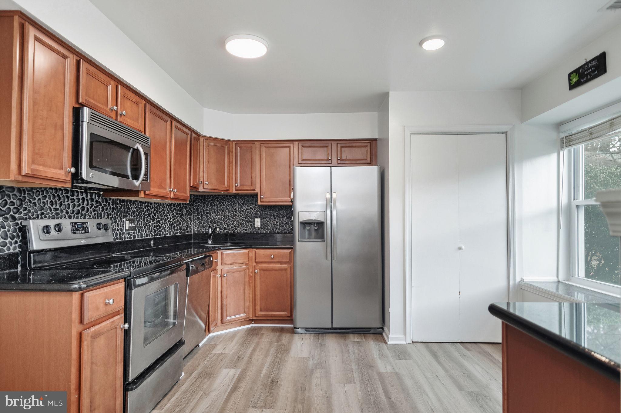 3704 PERSIMMON CIRCLE