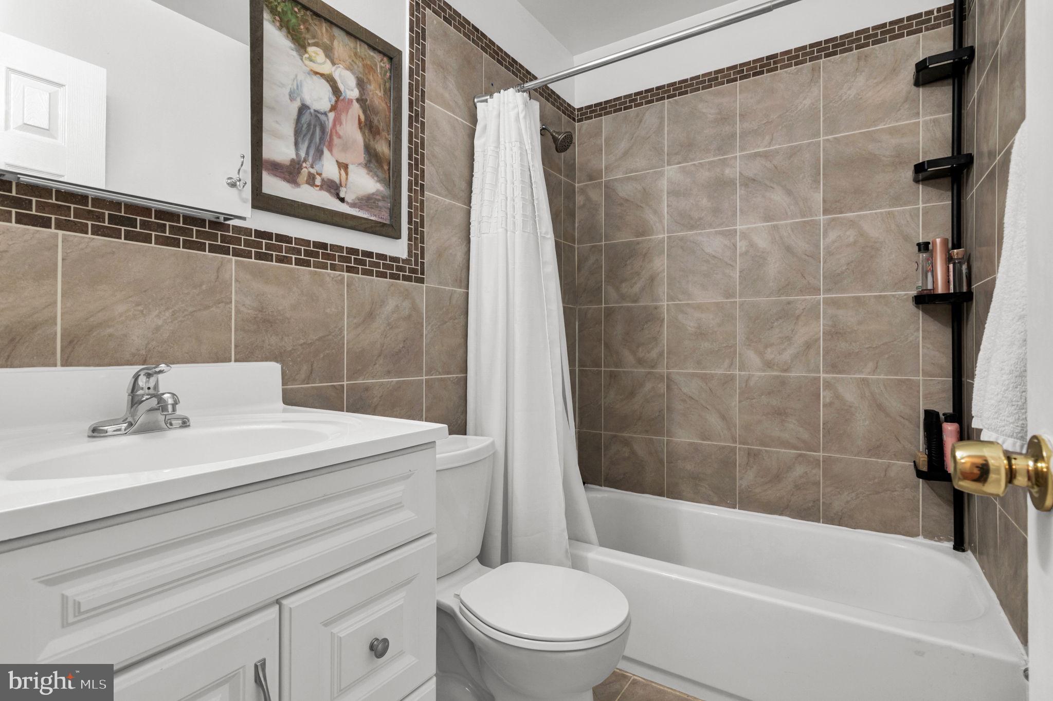 FAIRFAX PLAZA TOWNHOUSES - Residential