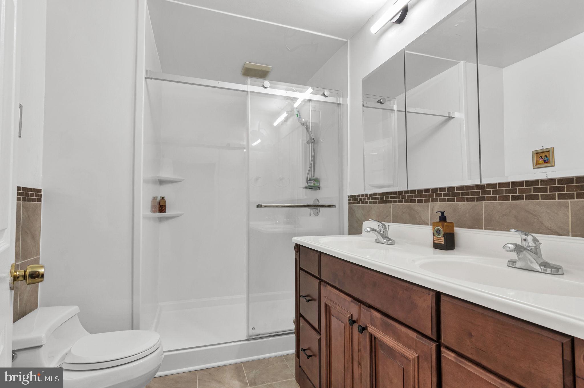 FAIRFAX PLAZA TOWNHOUSES - Residential