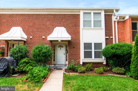 3704 PERSIMMON CIRCLE FAIRFAX VA 22031