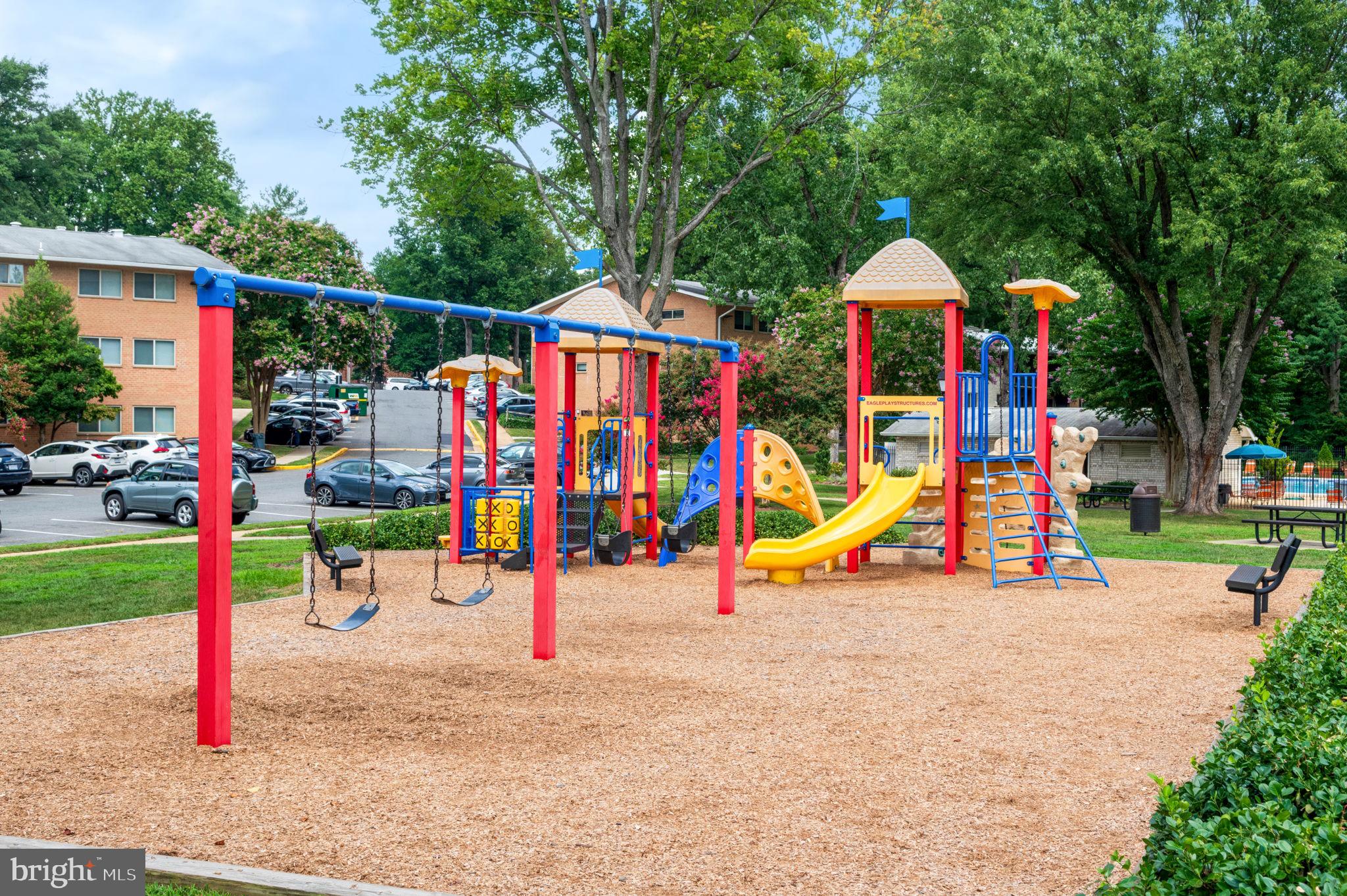 FAIRFAX PLAZA TOWNHOUSES - Residential