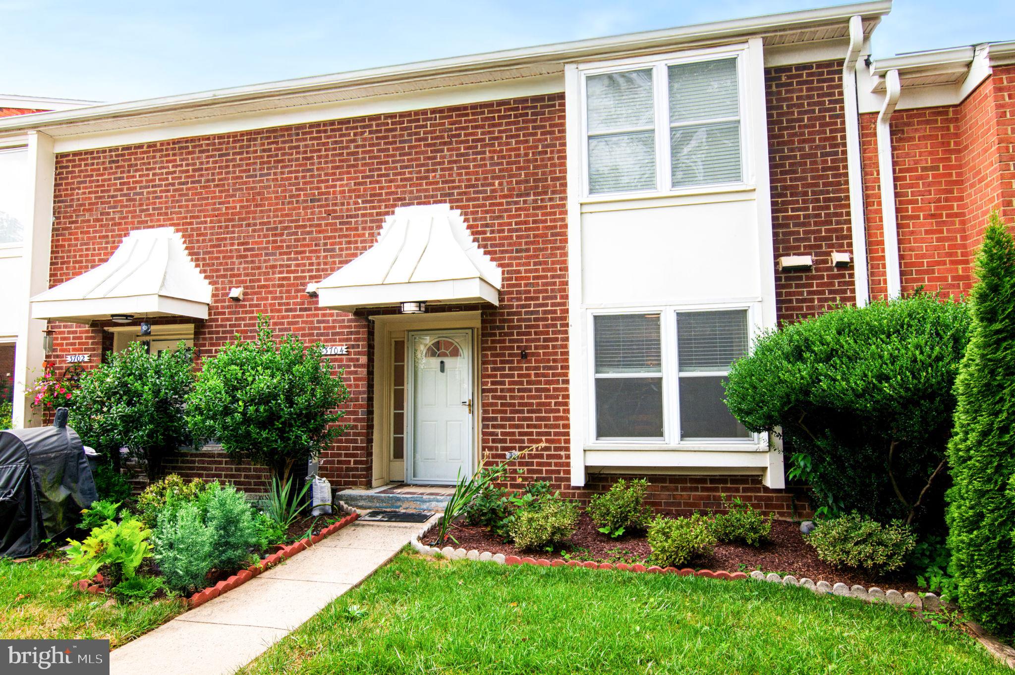 FAIRFAX PLAZA TOWNHOUSES - Residential