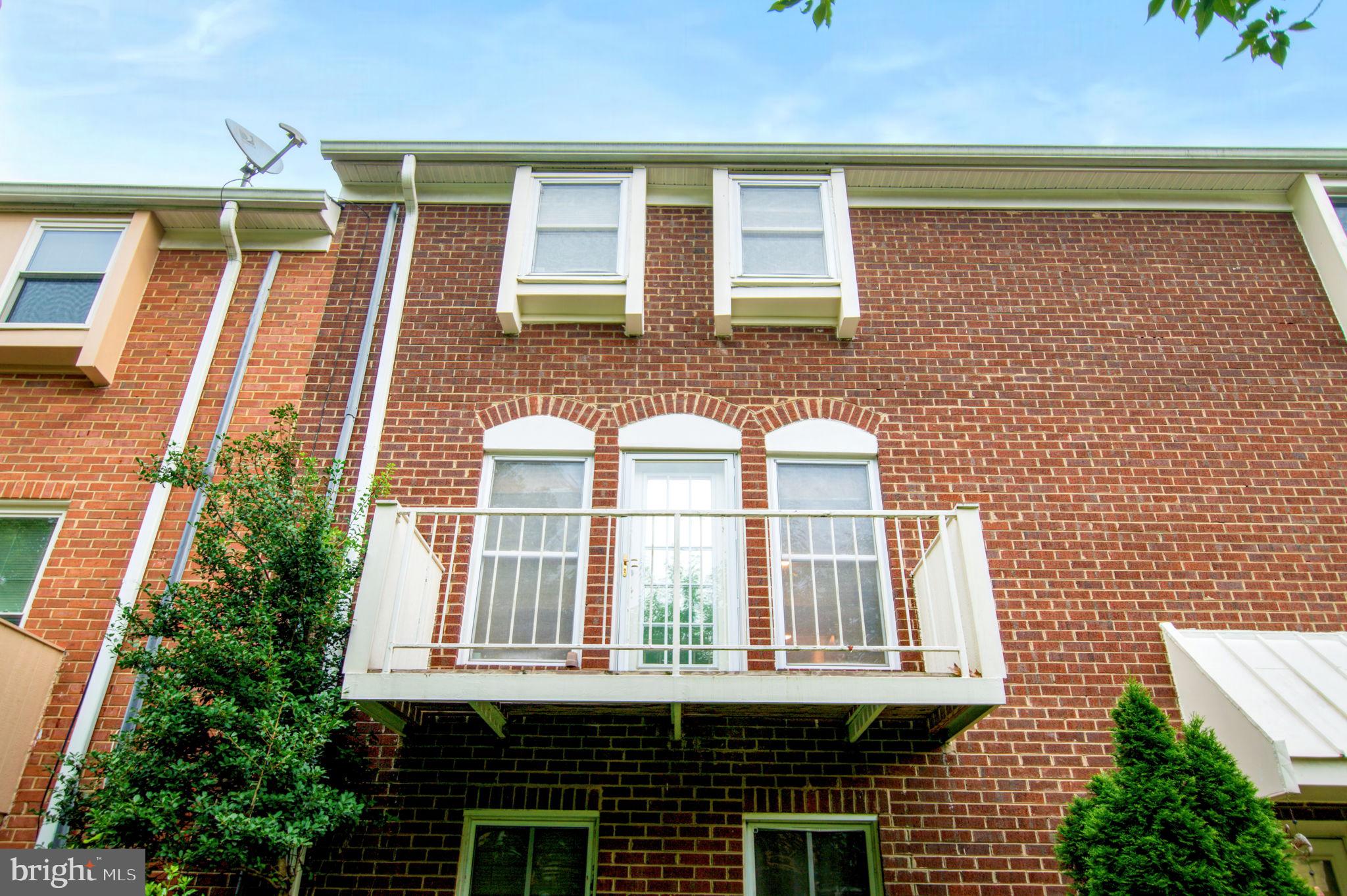 FAIRFAX PLAZA TOWNHOUSES - Residential