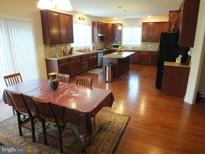 CEDARDAY - Residential Lease