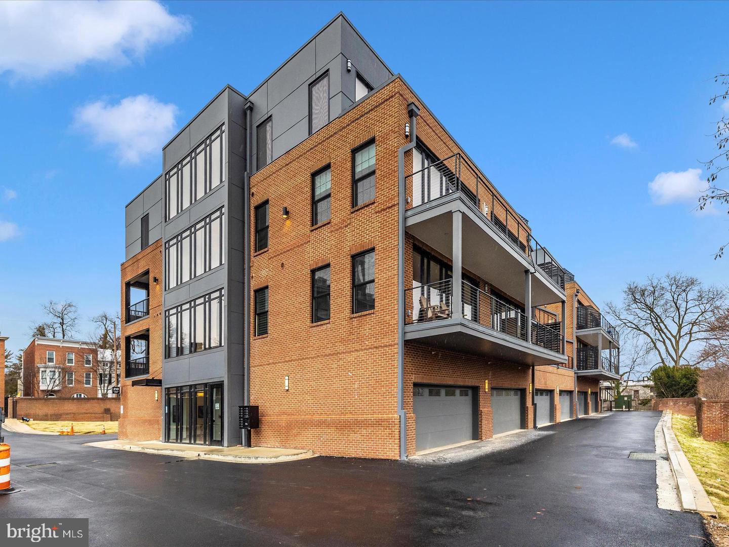 210 E SECOND STREET 401