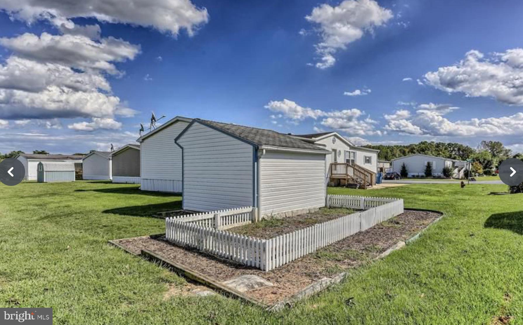 LAKESIDE VILLAGE - Residential