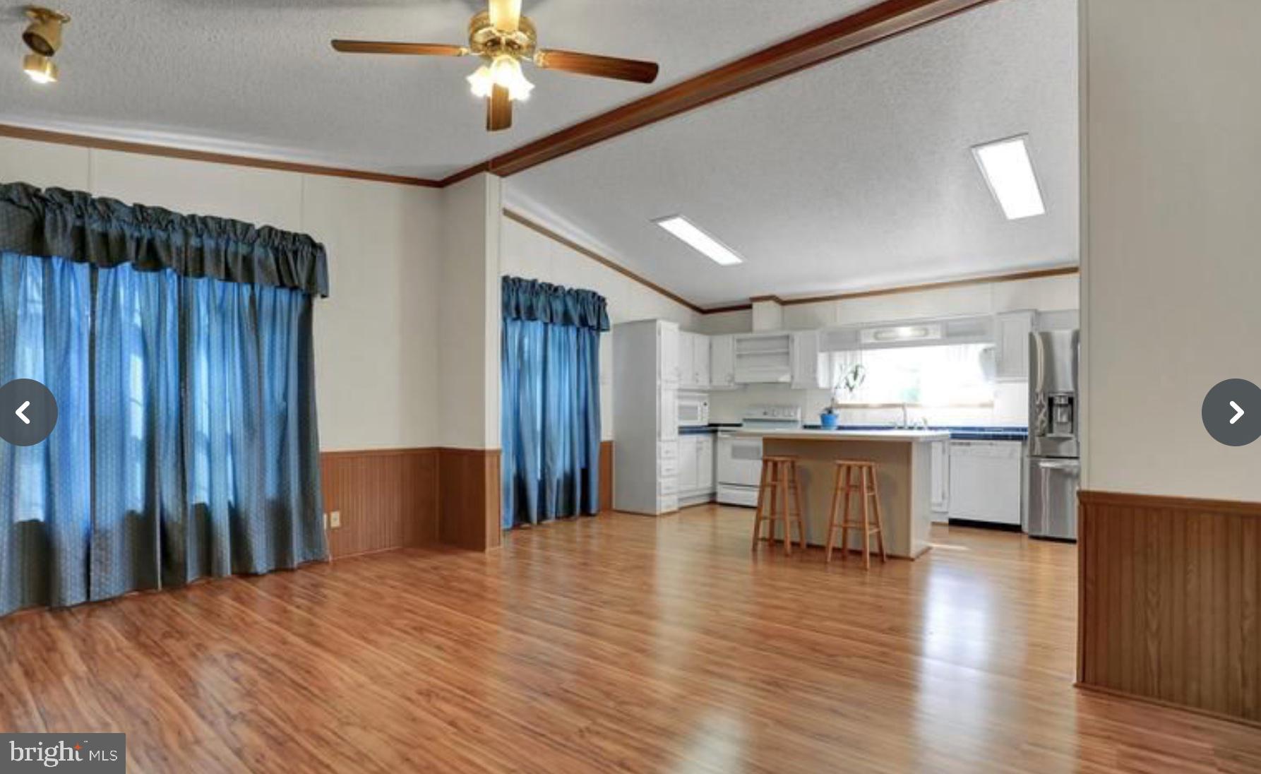 LAKESIDE VILLAGE - Residential