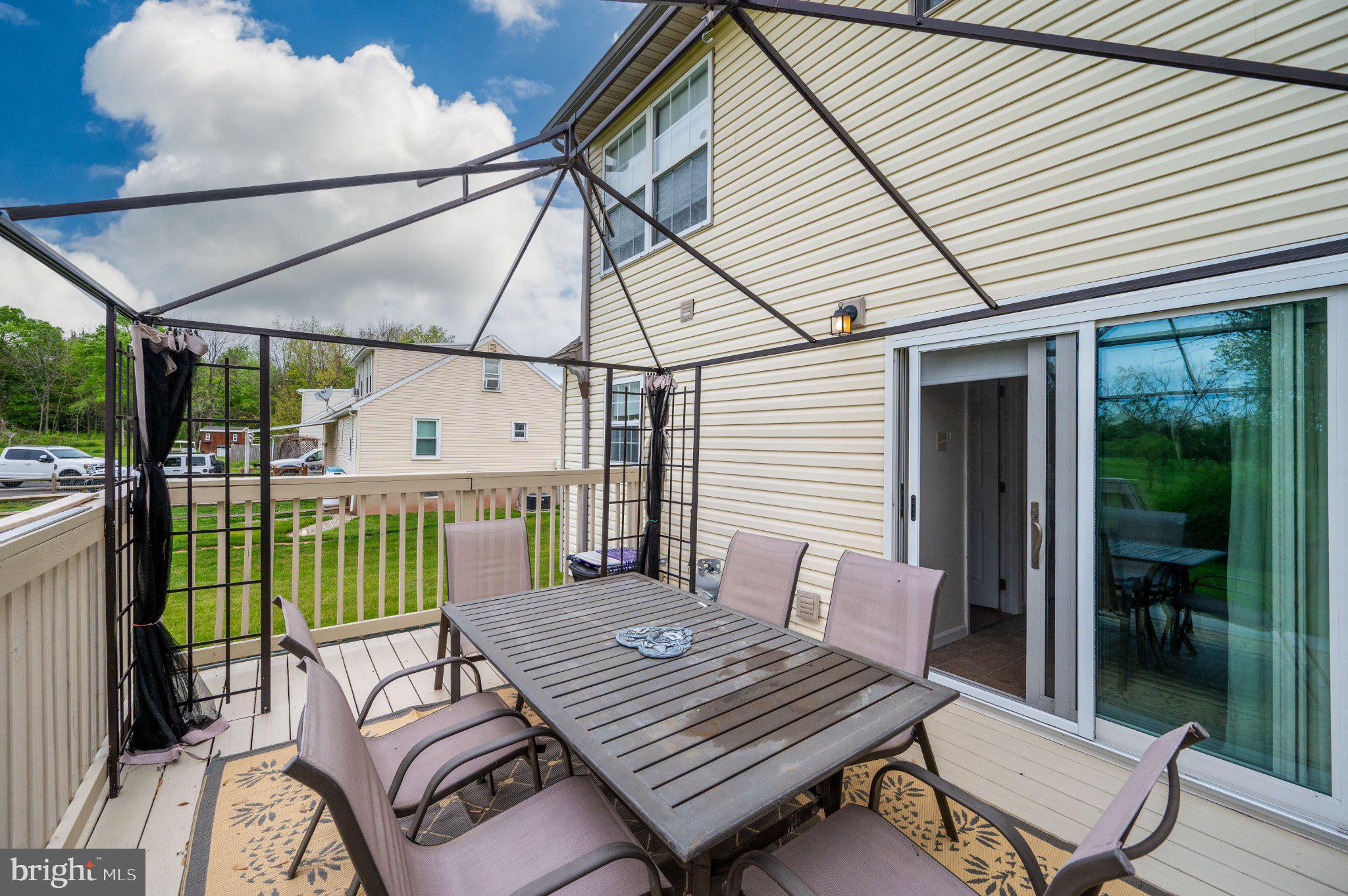 PATHFINDER WOODS - Residential