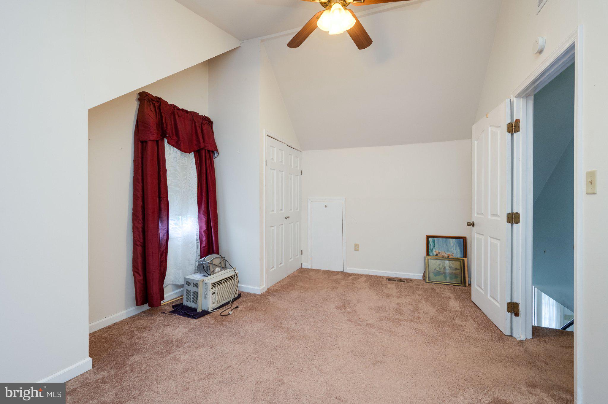 PATHFINDER WOODS - Residential