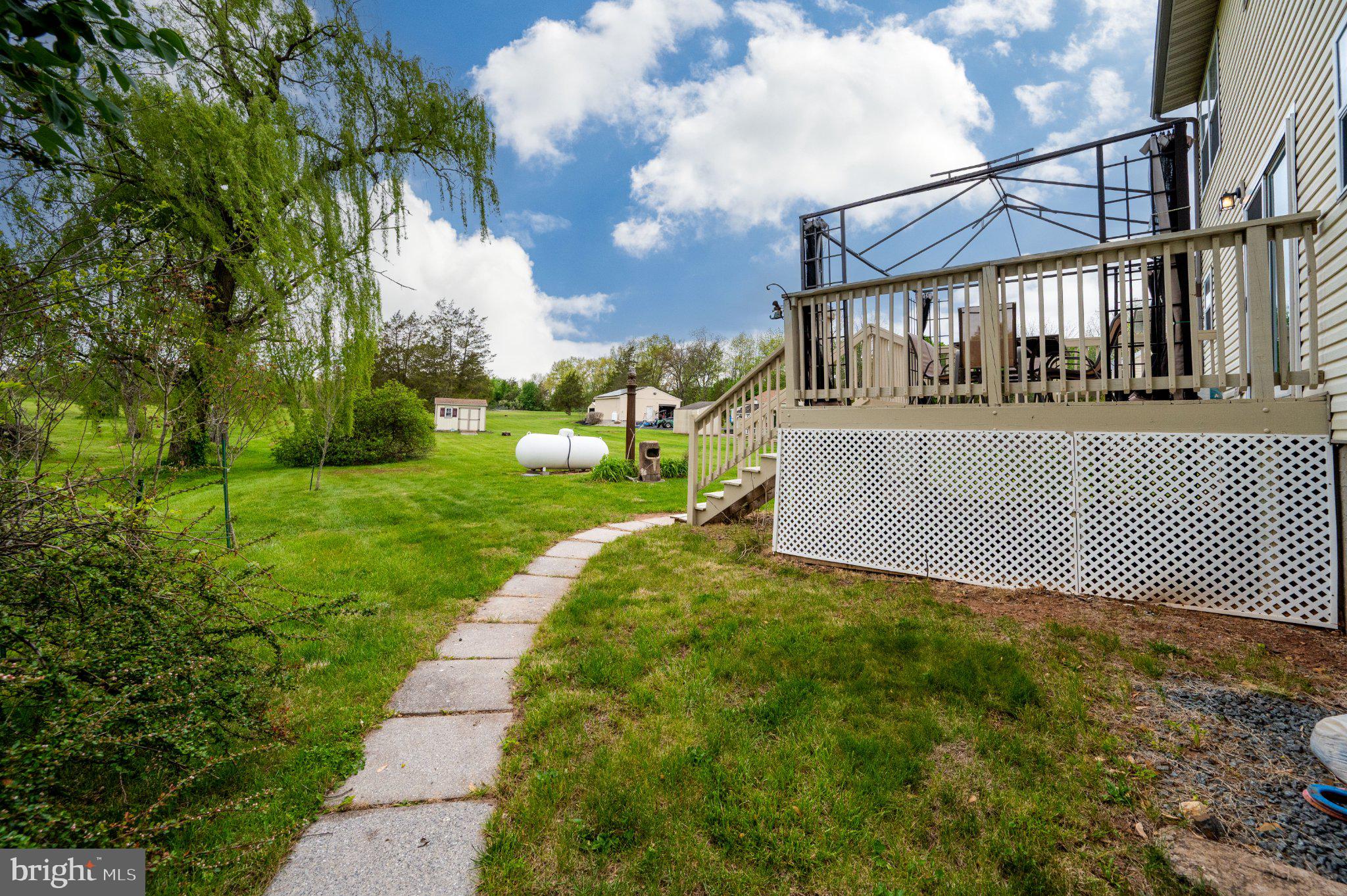 PATHFINDER WOODS - Residential
