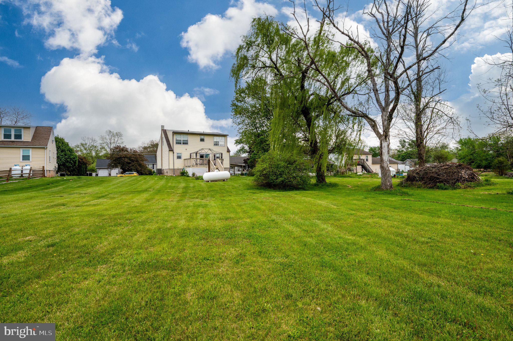 PATHFINDER WOODS - Residential