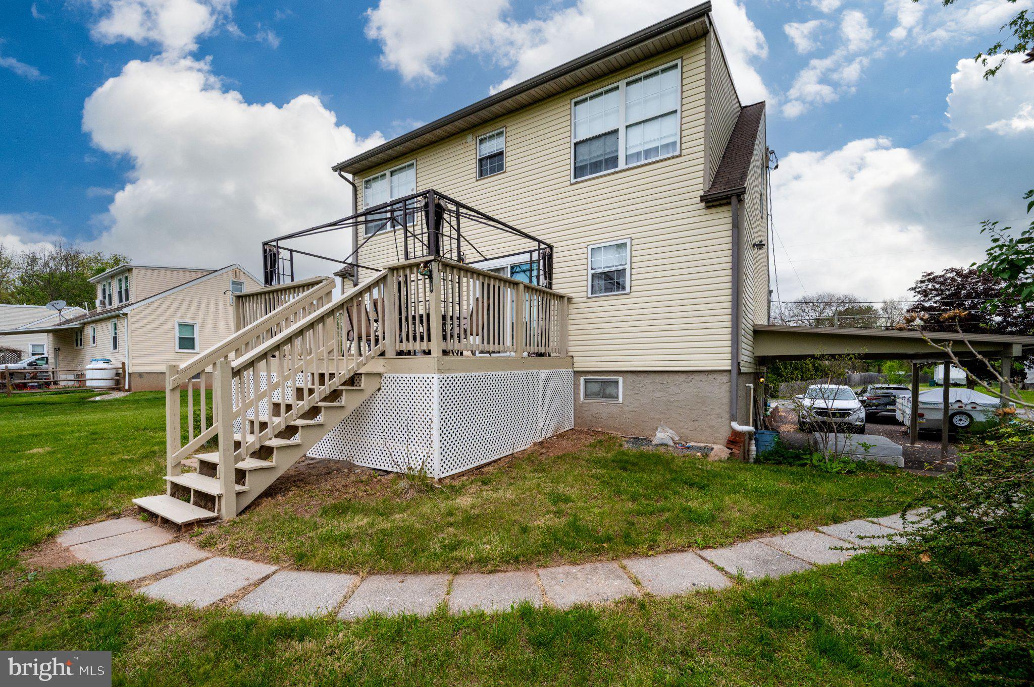 PATHFINDER WOODS - Residential