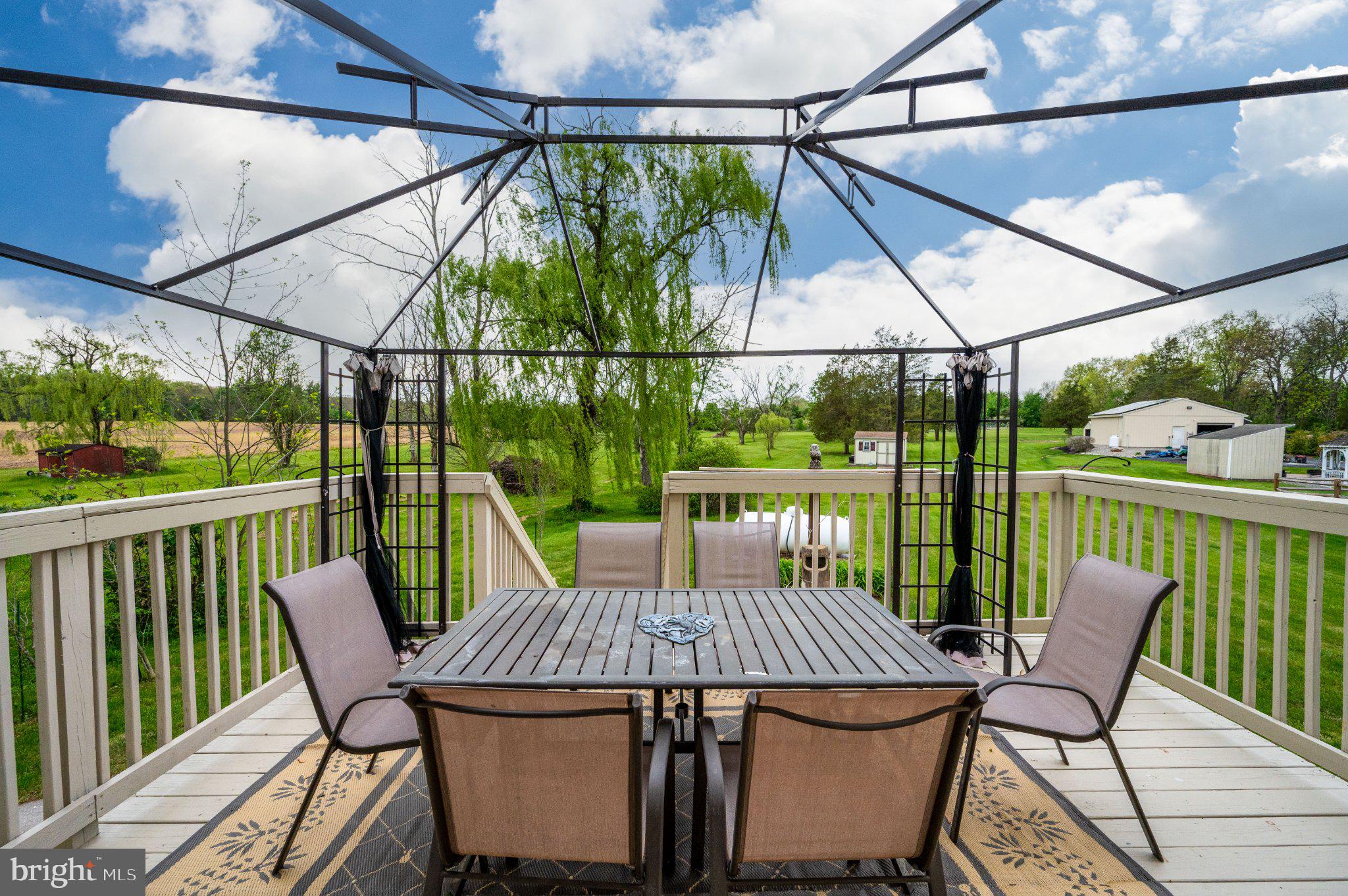 PATHFINDER WOODS - Residential