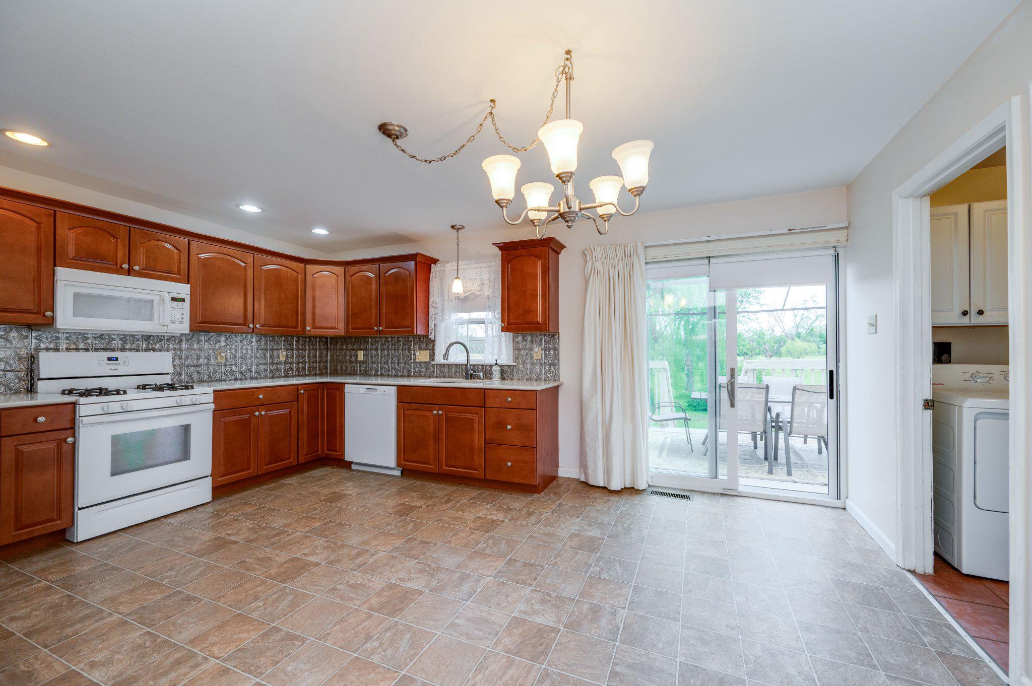 PATHFINDER WOODS - Residential