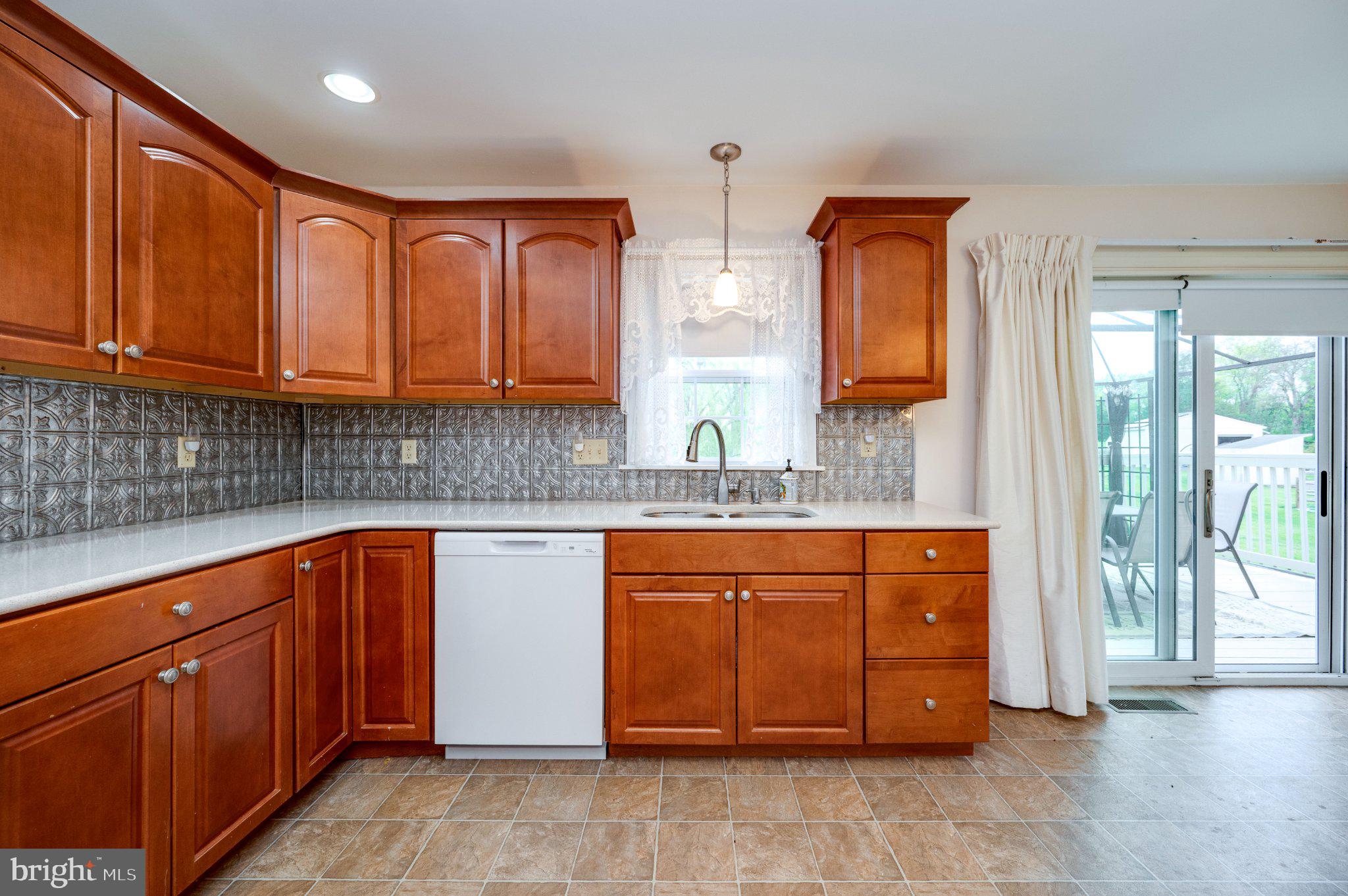 PATHFINDER WOODS - Residential