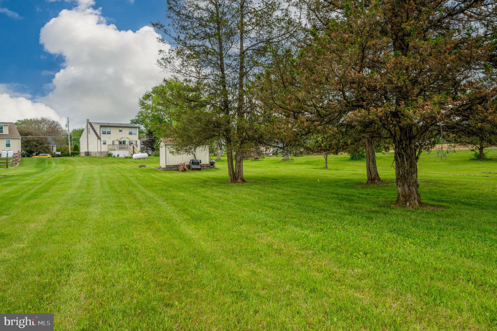 PATHFINDER WOODS - Residential