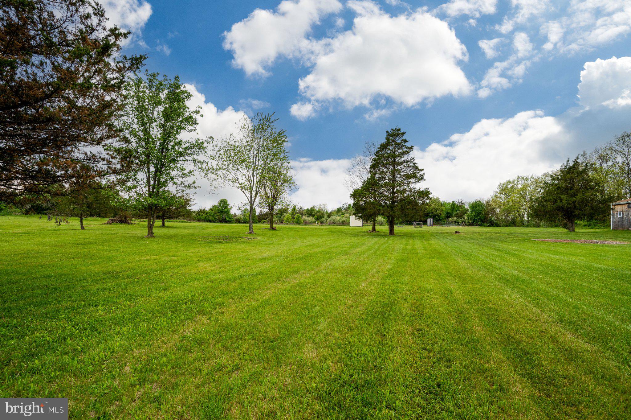 PATHFINDER WOODS - Residential