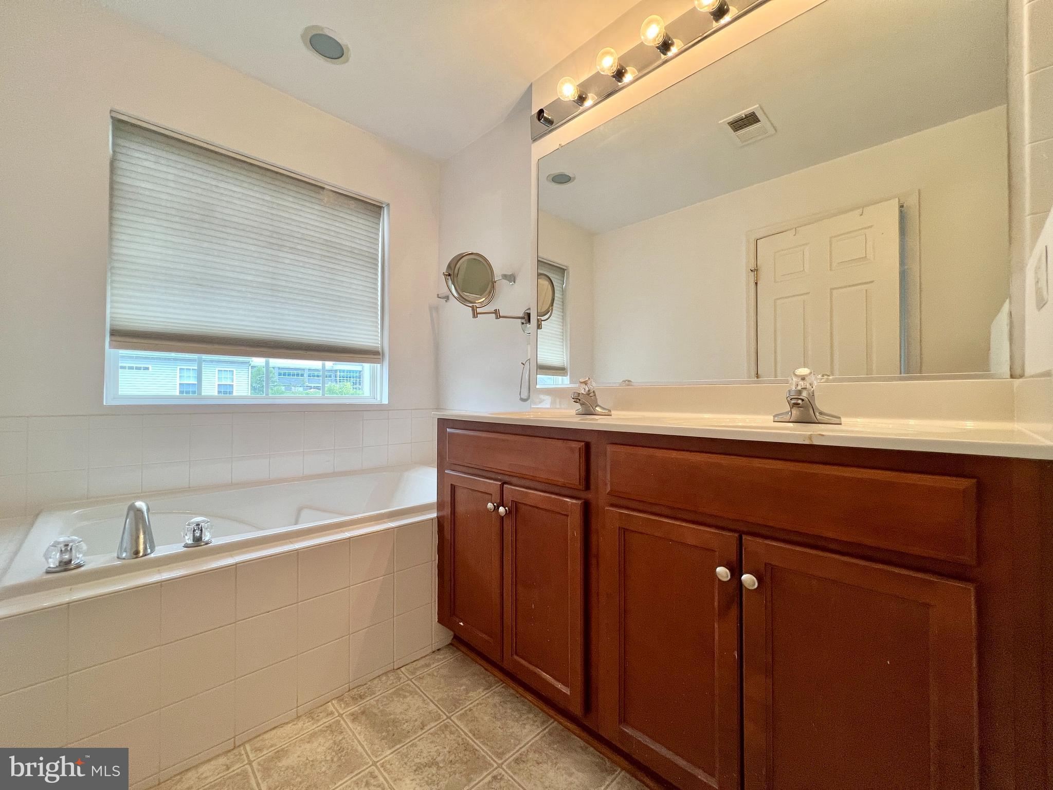 BERKELEY RIDGE - Residential