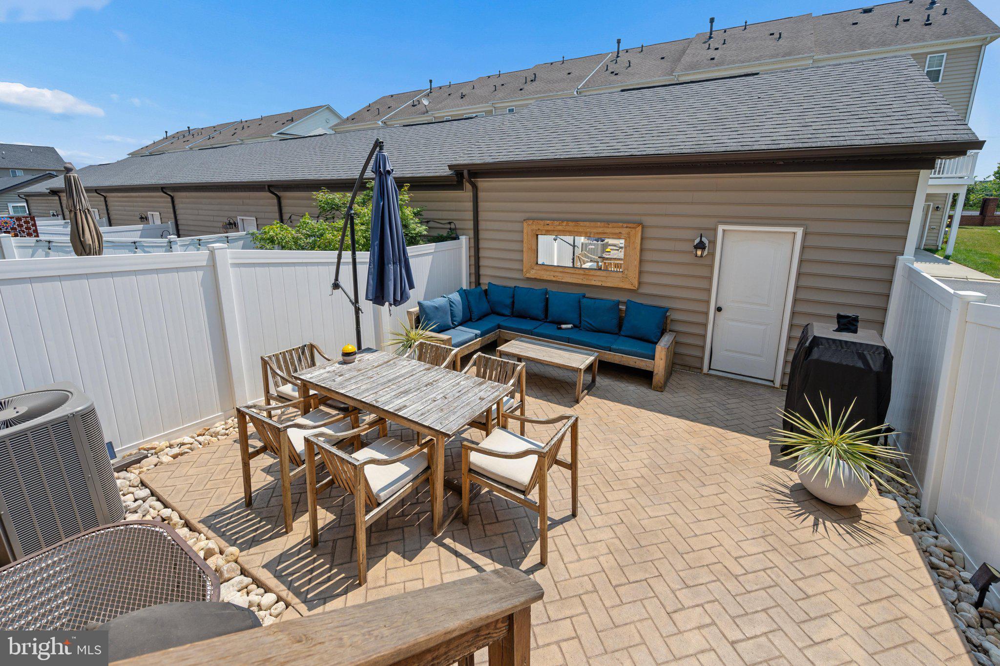 1132 HOLDEN ROAD