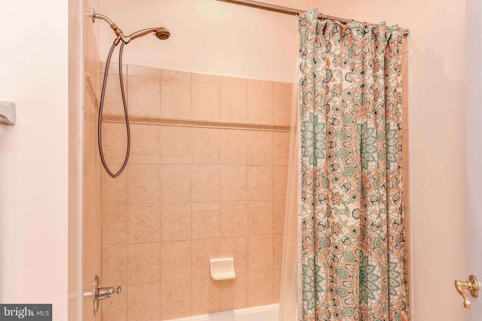 LANSDOWNE ON THE POTOMAC - Residential